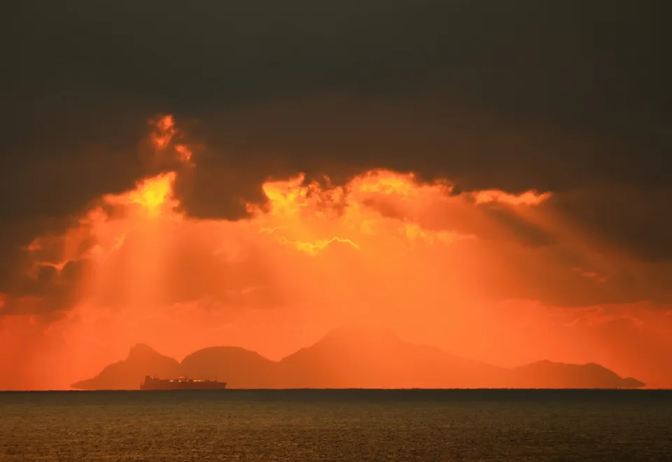 Feuriger Sonnenuntergang auf Yakushima