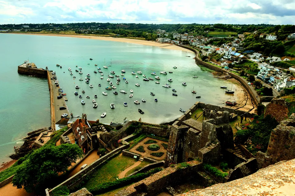 Aussicht vom Mont Orgueil Castle aus