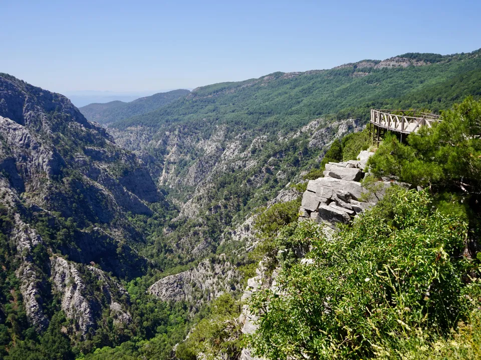 Das Ida-Gebirge ist für seine reiche Natur und endemischen Pflanzen bekannt.
