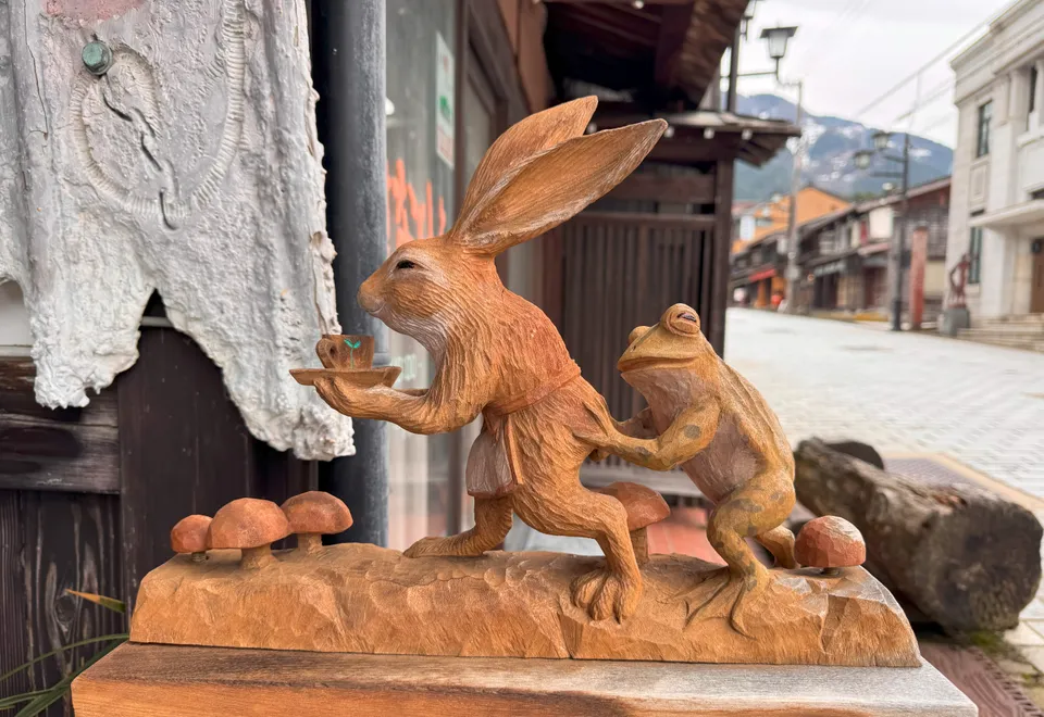 Hokzschnitzkunst in Inami