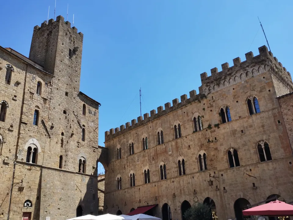 Volterr - Piazza dei Priori