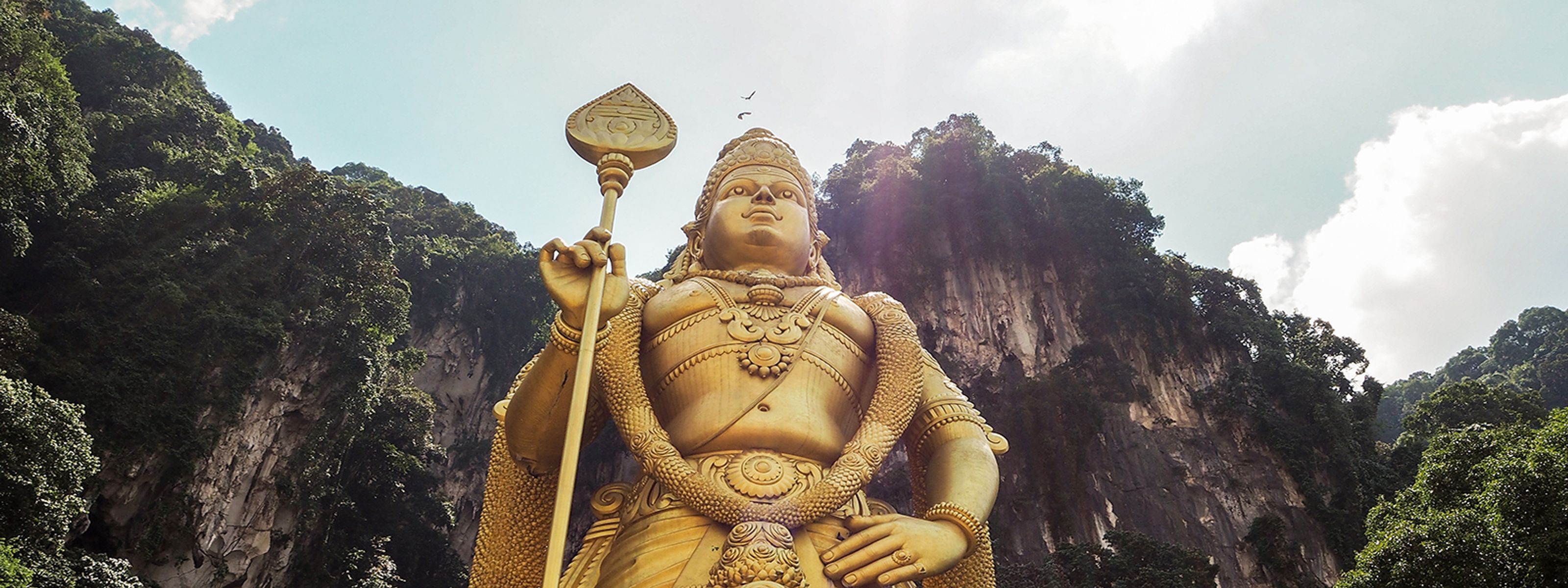 Der große goldene Buddha vor den Batu Höhlen