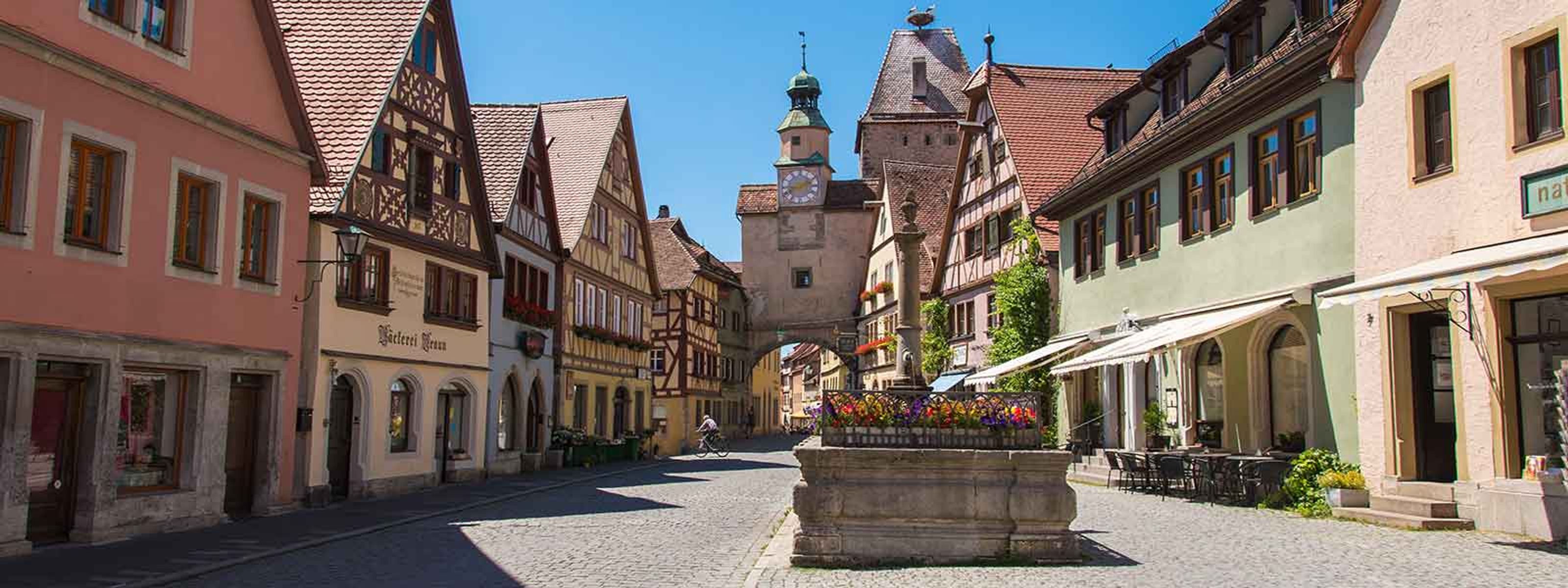 In der Altstadt von Rothenburg ob der Tauber am Plönlein