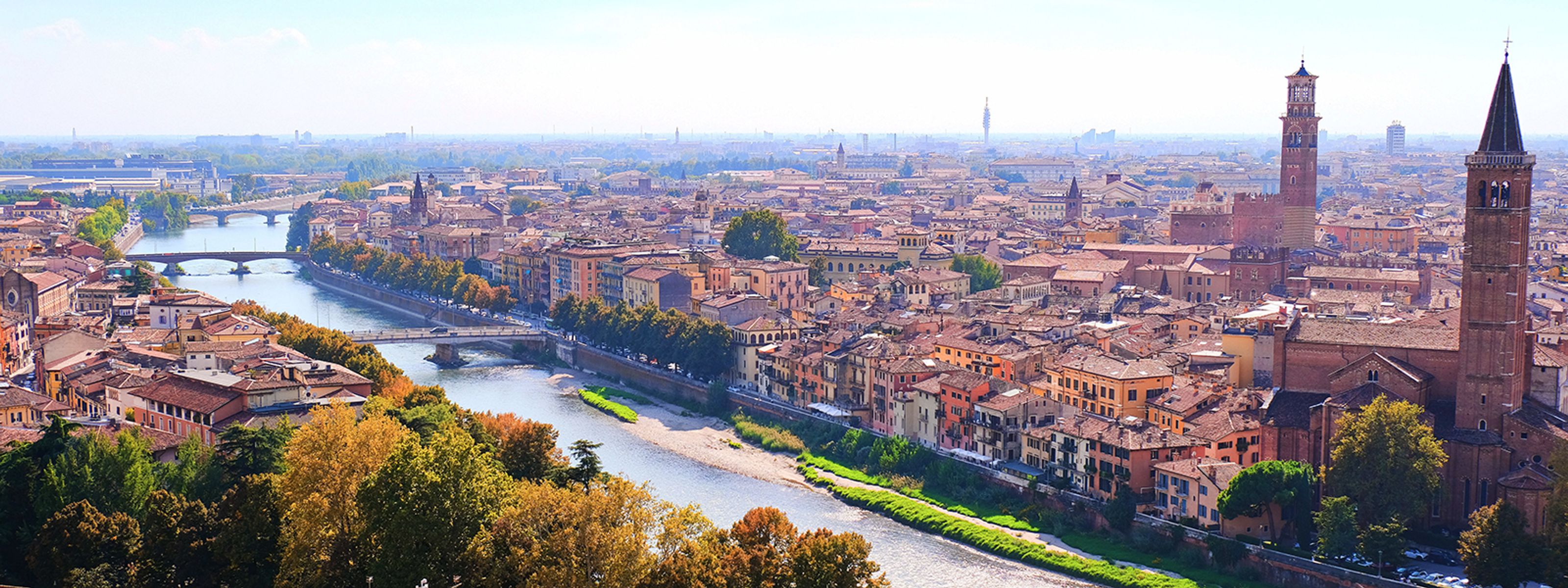 Blick über die Dächer Veronas und die Etsch 