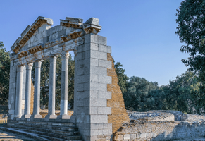 Die Ruinenstätte Apollonia, Albanien