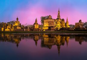 Abendstimmung über den Tempeln von Ayutthaya