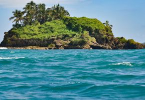Eine der zahlreichen Inseln im Archipel von Bocas del Toro, Panama