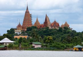 Wat Tam Khao Noi