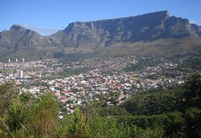 Blick auf den Tafelberg, das Wahrzeichen Kapstadts, Südafrika