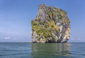 Einzigartige Felsformation in Halong Bucht