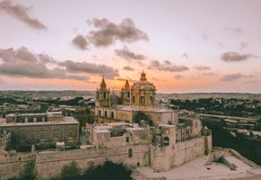 Panorama über die ehemalige Hauptstadt von Malta – Mdina mit der Kathedrale St. Paul