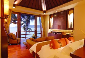 Marina Phuket Resort Zimmer mit Blick auf den Strand
