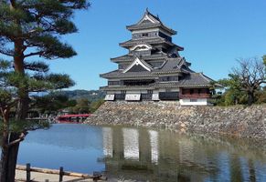 Die Burg Matsumoto in der Präfektur Nagano 