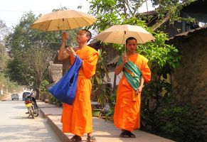 Junge Mönche in Laos
