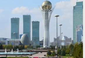Nur Sultan – Bajterek Turm 