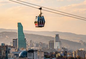 Panoramablick auf Tbilissi von der Festung Narikala