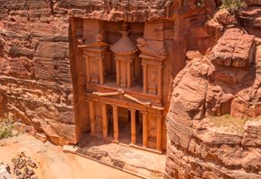 Die berühmte antike Felsenstadt Petra