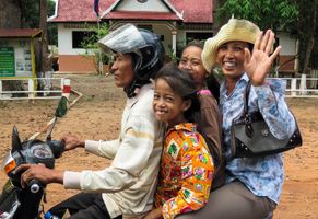 Reise-kambodscha-Moped