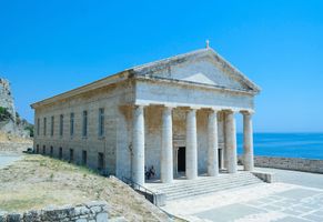 Imposanter Tempel auf Korfu