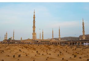 Blick auf die Masjid al Nabawi, besser bekannt als die Prophetenmosche, in Medina © iStock Emir Culjevic
