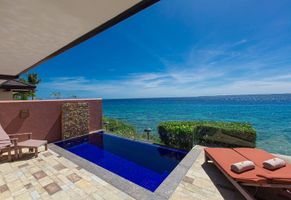 Crimson Resort and Spa Mactan, Ocean Front Villa Plunge Pool