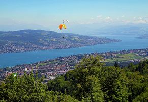 Panoramablick auf den Zürichsee