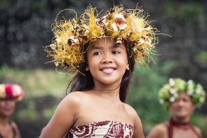 PONANT Suedsee Kreuzfahrt - Tahitianerin