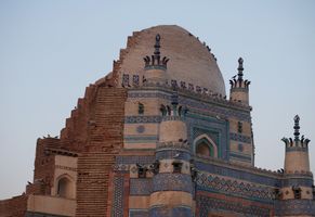 Uch Sharif