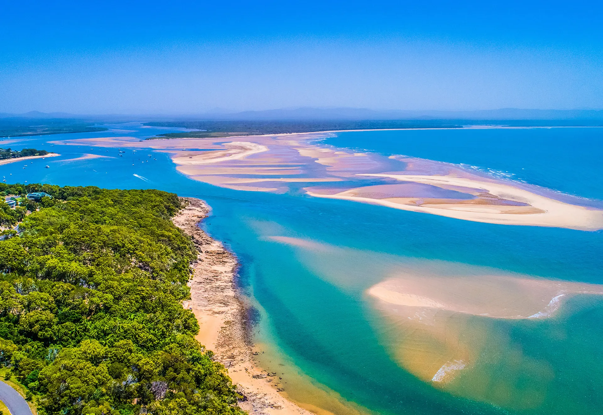 Bustard Bay iStock © RebeccaOGrady