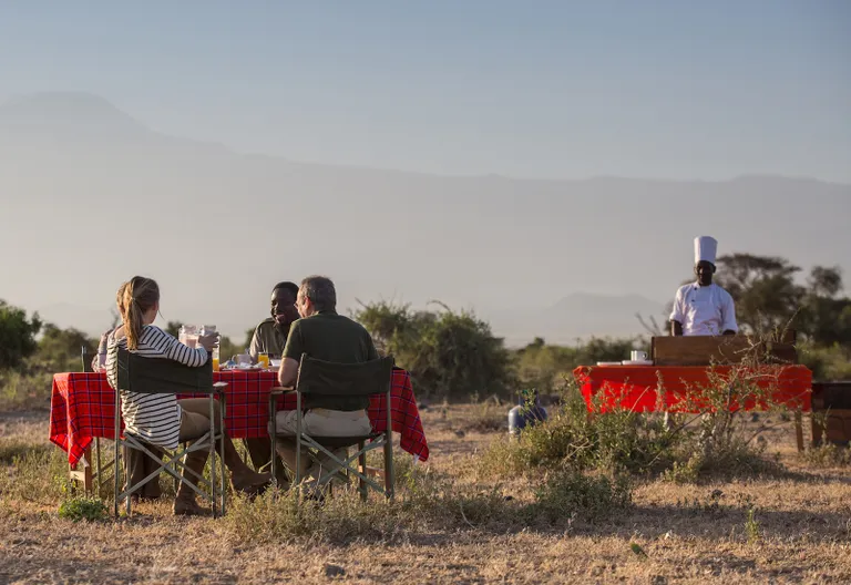 Frühstück im Freien © Elewana-Tortilis-Camp