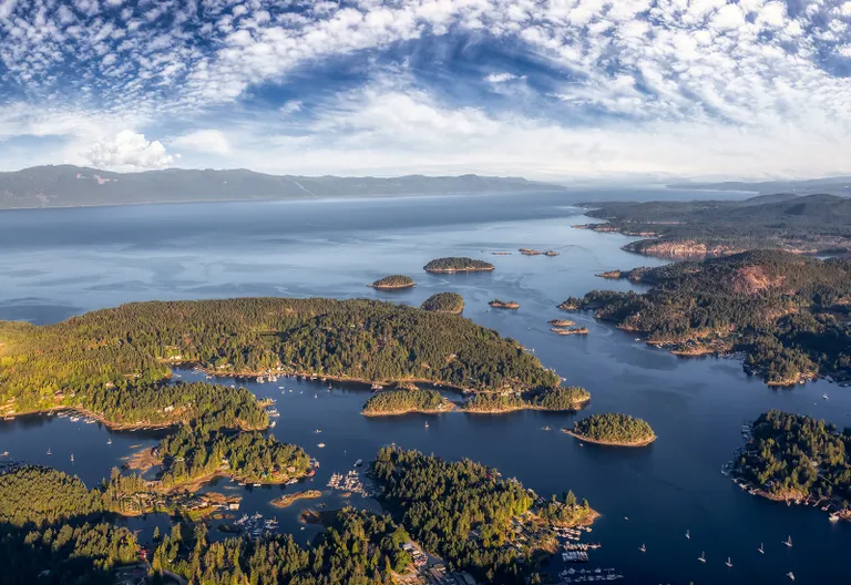 Sunshine Coast, British Columbia © iStock  edb3_16