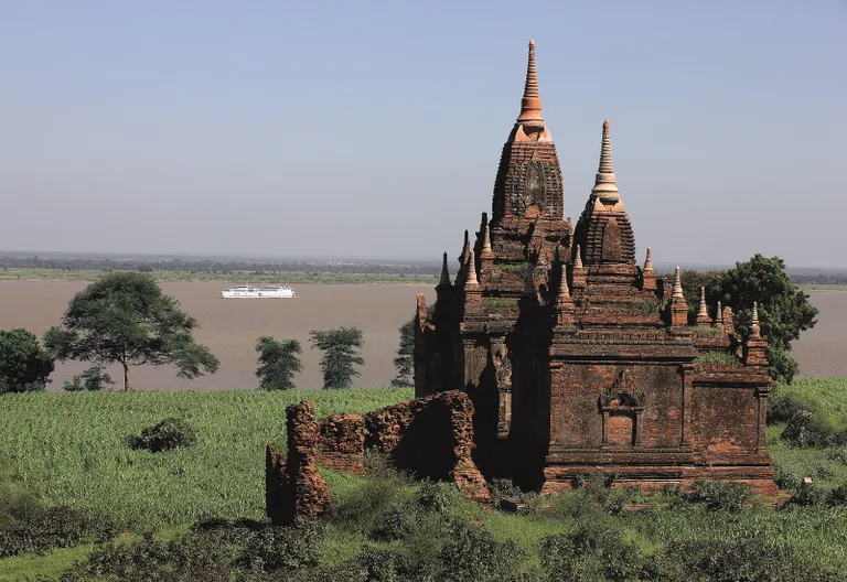 Tempel mit Belmond Road im Hintergrund