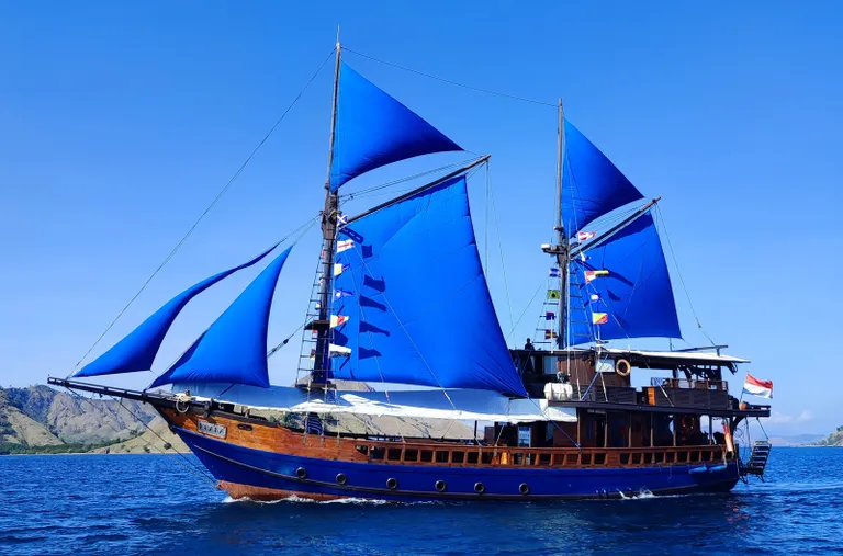 Traditioneller Phinisi-Schooner Moana