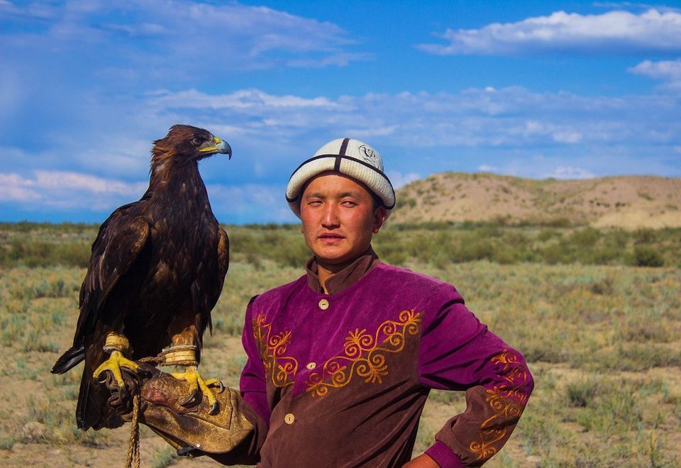 Falkner mit Adler in Kirgistan