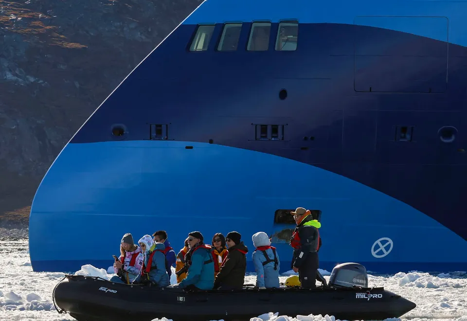 Per Zodiac auf Entdeckungstour, OCEAN ALBATROS