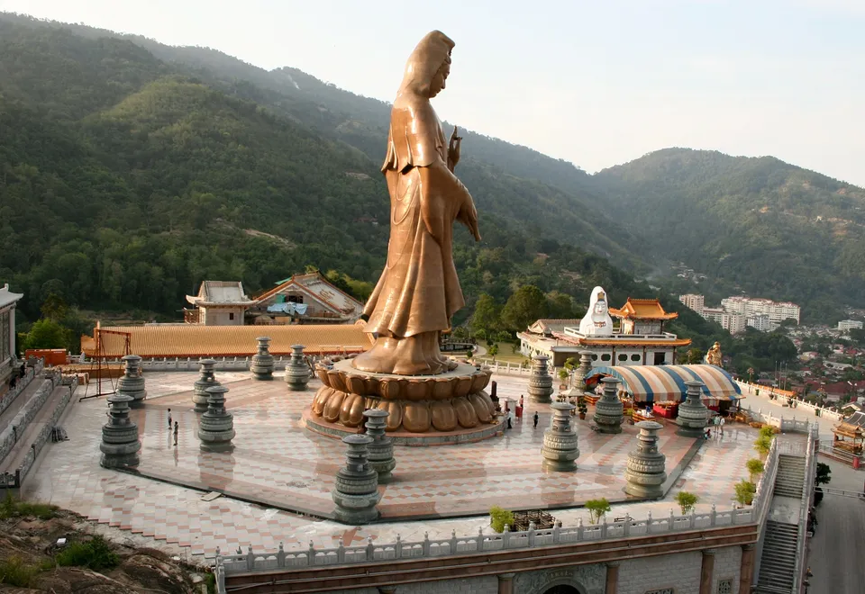 Buddha Statue am Kek Lok Si Tempel auf der Insel Penang