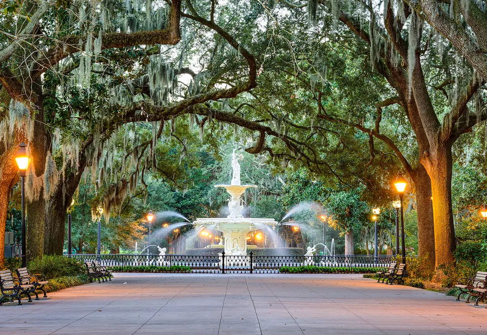 Forsyth Park Fountain, Savannah iStock © SeanPavonePhoto