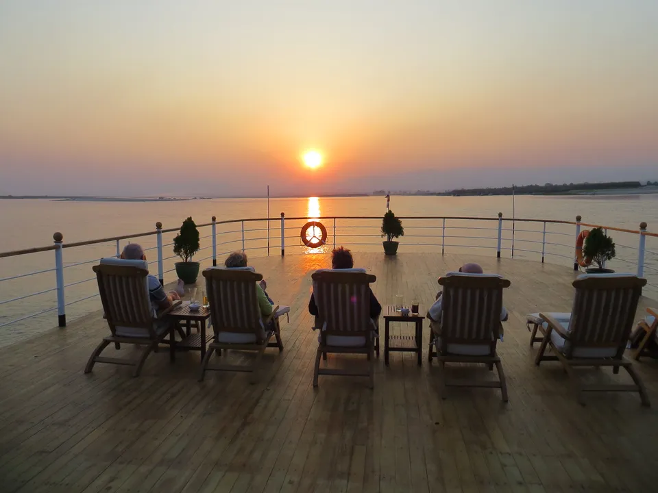 RV Laos Pandaw Kreuzfahrtschiff - Sonnenuntergang