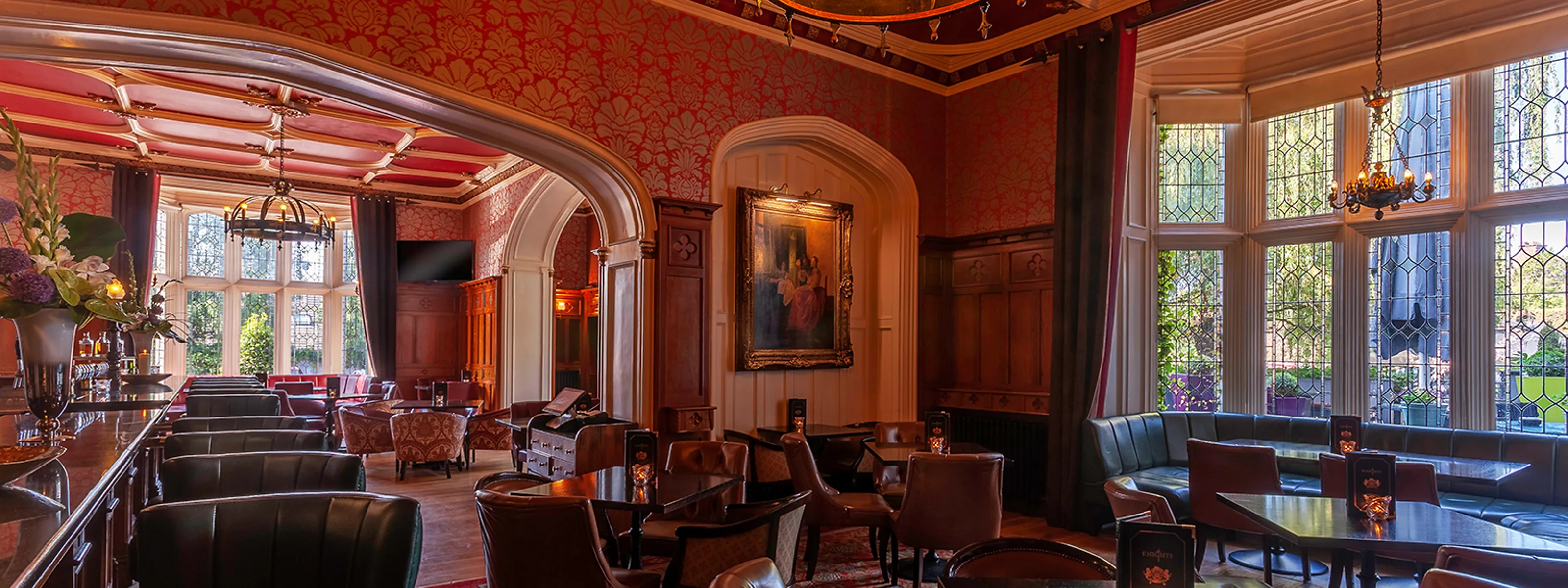 Clontarf Castle, Knights Bar