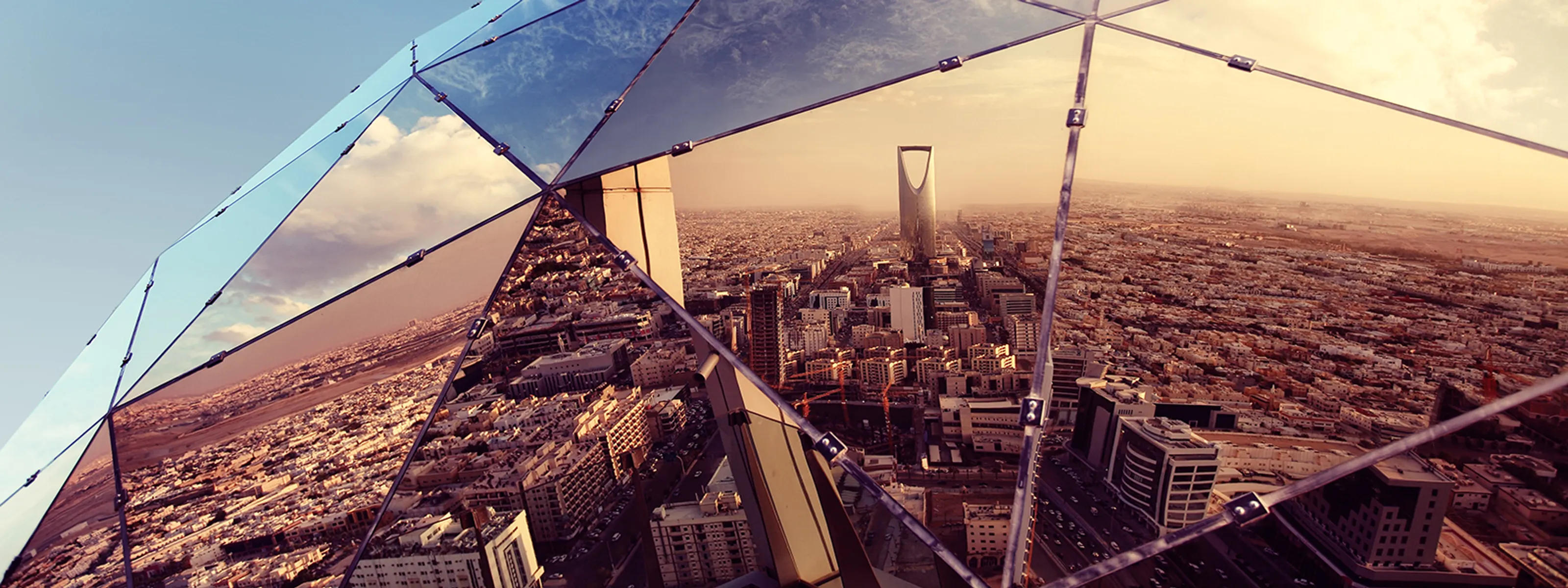 Skyline mit Spiegelung Riad © STA