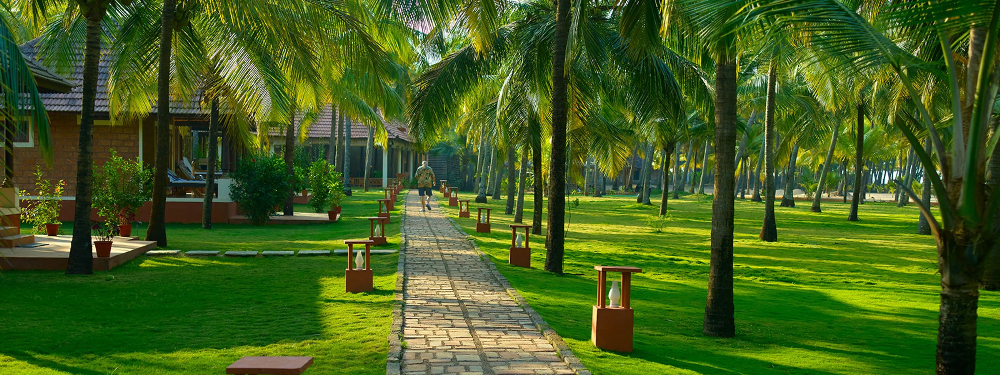 Weg vom Strand zur Rezeption