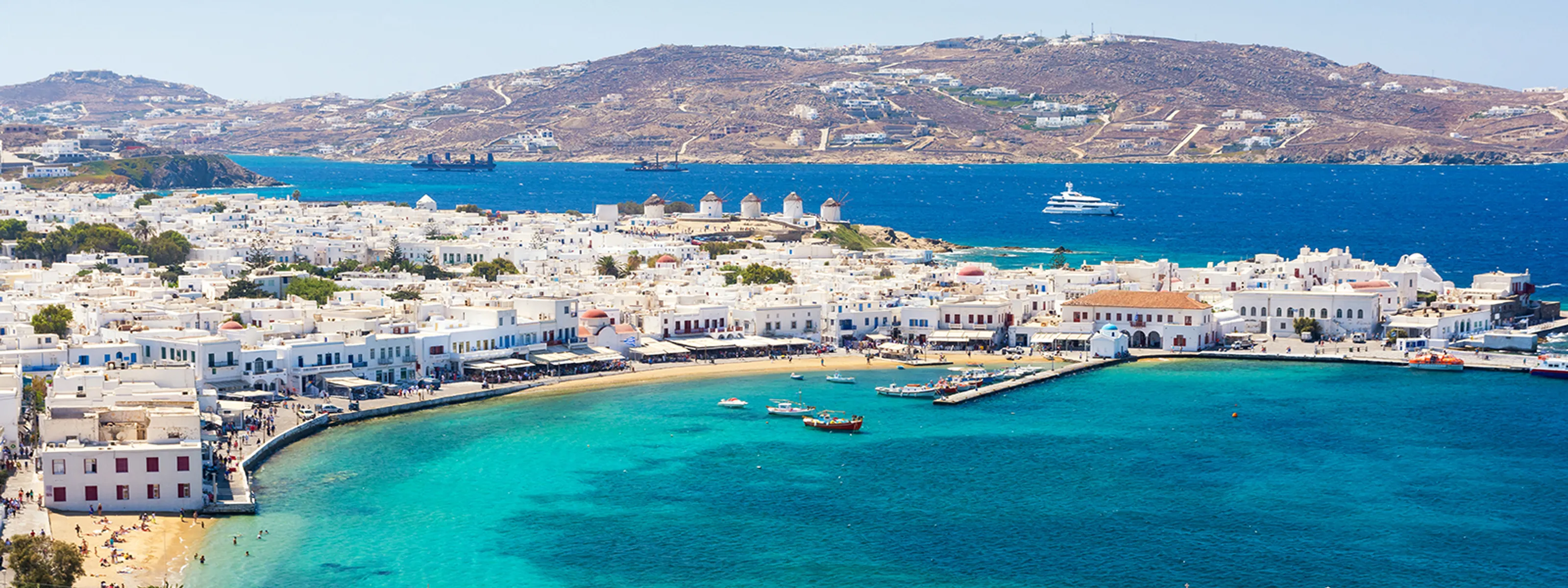 Blick auf Mykonos AdobeStock © lukaszimilena