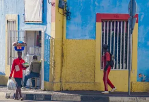 Straßenszene in Lubango, Angola Reisen