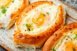 Khachapuri - georgisches Käsebrot