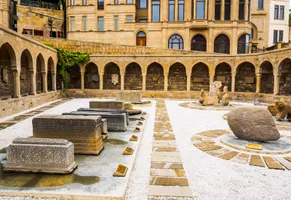 Alter Markt im alten Stadtviertel von Baku, Aserbaidschan