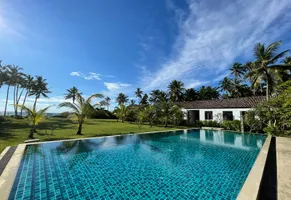 Pool und Blick Richtung Strand