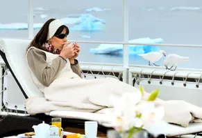 Entspannen an Deck der PONANT Yacht