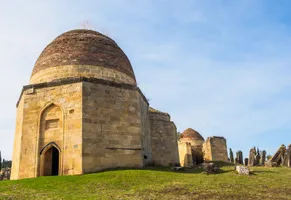 Aserbaidschan, Yeddi Gümbez Mausoleum