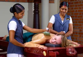 Ayurveda Behandlung Elakizhi