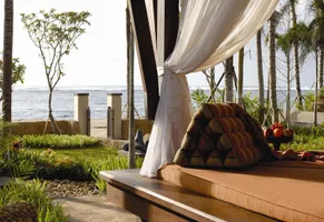 The St. Regis, Garten